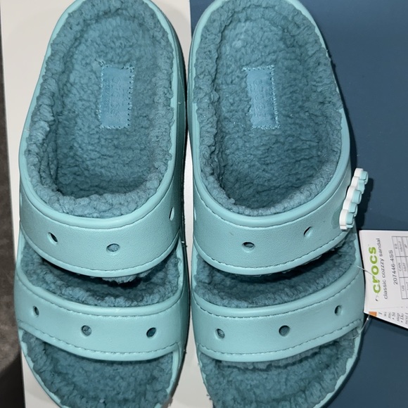 Crocs Fuzzy Slippers Teal color size W 7/ M 5 - Picture 2 of 6